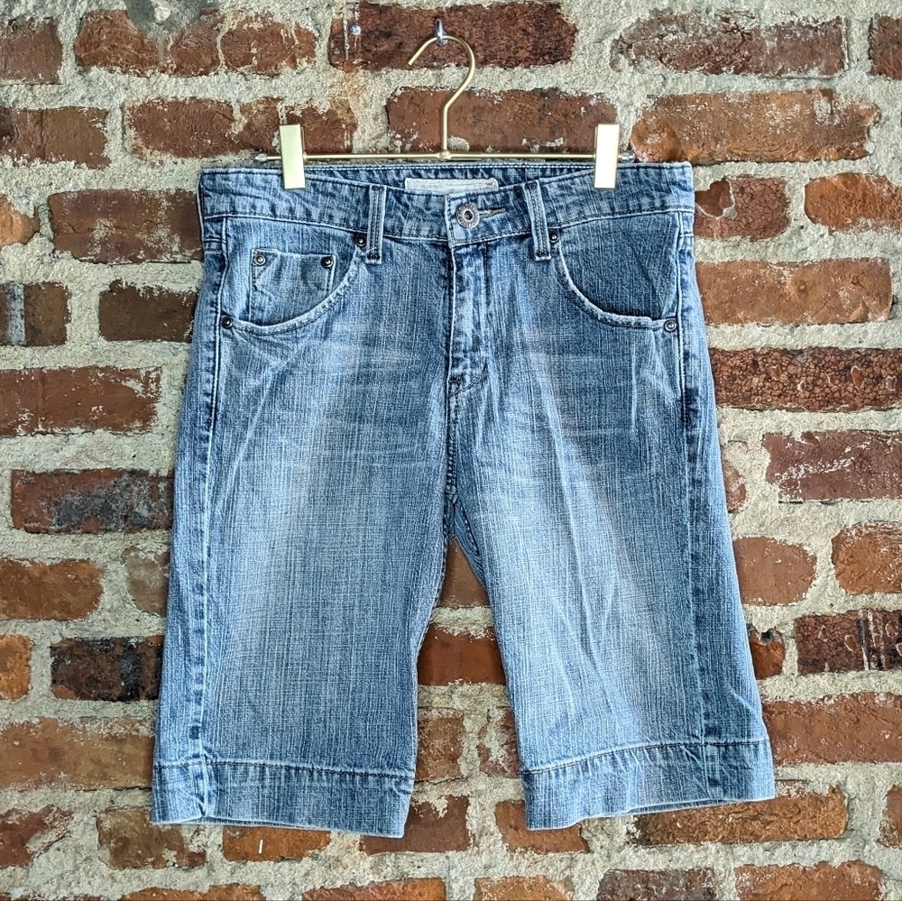 Vintage Signature by Levi Strauss Size 8 Light Wash Blue Denim Bermuda Shorts
